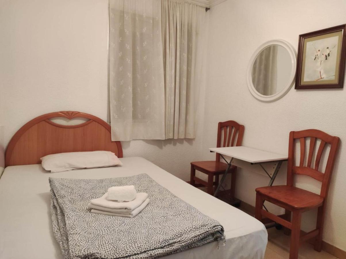 30-3- Бюджетная Комната В Квартире Для 2 Человека, Alicante Apartment ภายนอก รูปภาพ